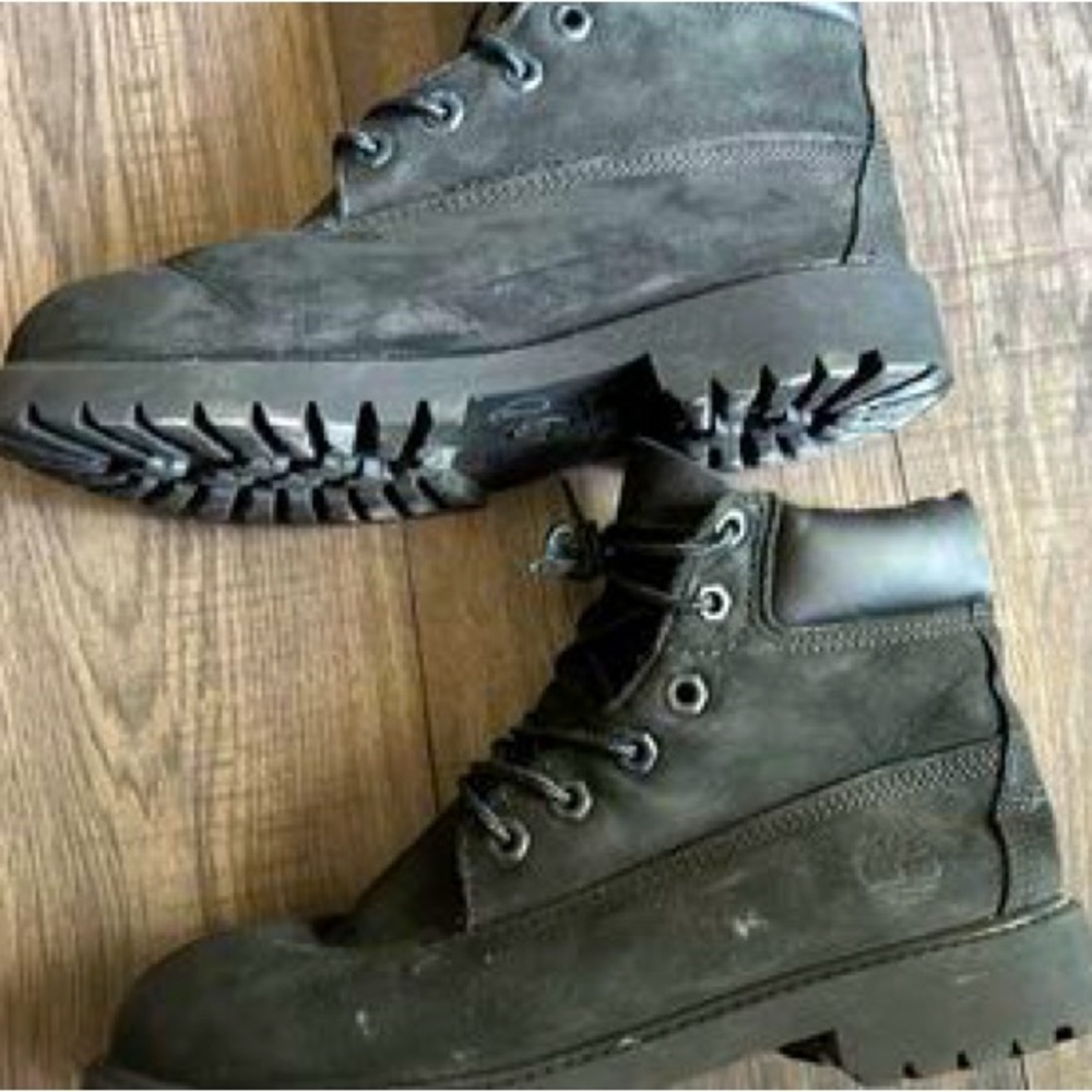 TIMBERLAND size 5 black suede hiking boots - 200 grams